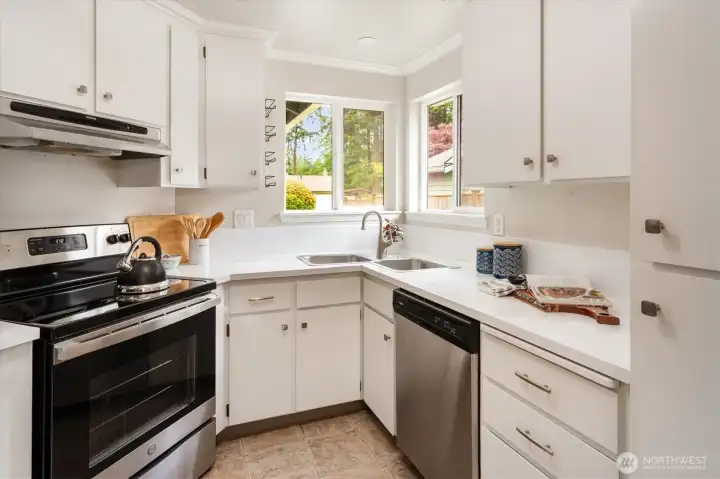 The fully equipped kitchen helps make quick work of meal prep, weekly dinners, and grand culinary celebrations alike.