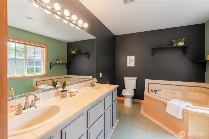 Huge bathroom!