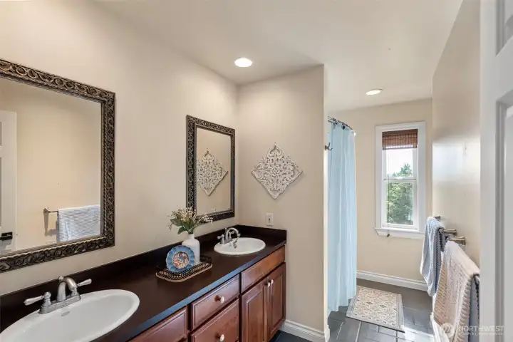 2nd Full Bath Upstairs