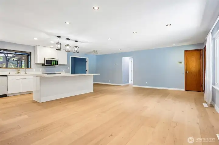 Kitchen with Island - Picture #1 Kitchen with Island - Picture #1