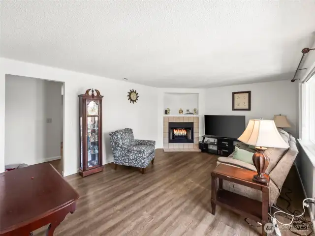 View of Living Room with onlooking to hallway to bedrooms