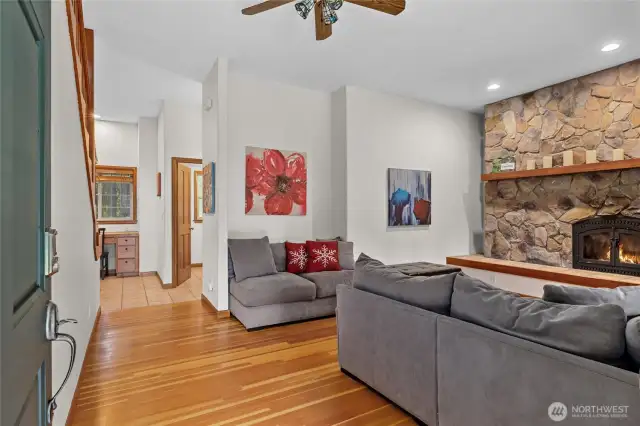 Walk in to vaulted ceilings in the living room.