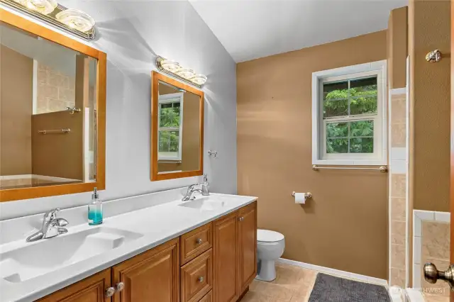 Full bath off of primary suite.