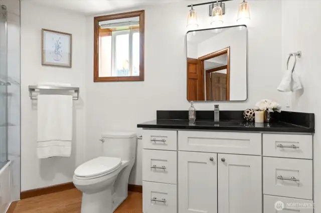 Main level Bath