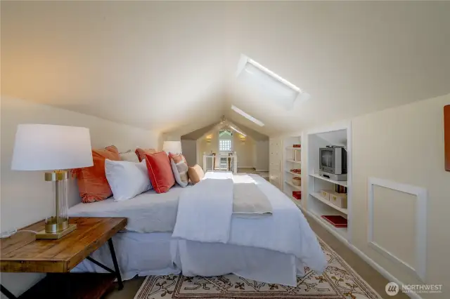 Primary Bedroom, skylights