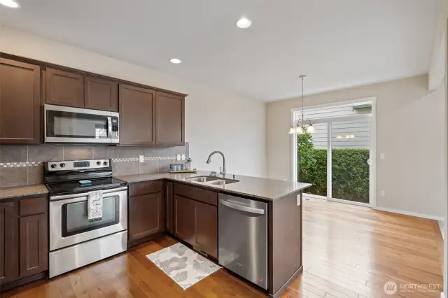 All appliances stay with home.
