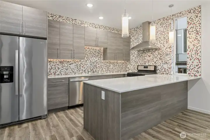 Lots of counter space and storage, soft close cabinets and drawers