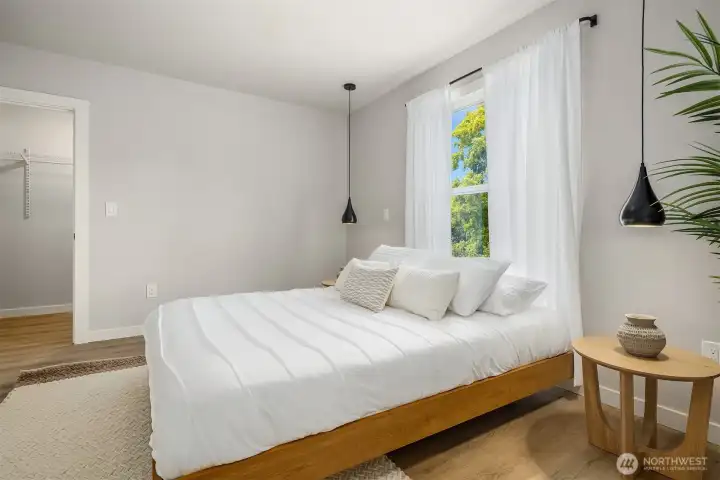 Upper level ensuite