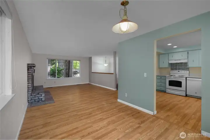 Dining/Kitchen