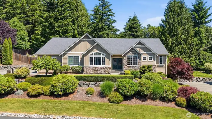 WONDERFUL HOME IN MEADOW LAKE PROVIDES ALL THE BENEFITS OF THE SNOHOMISH LIFESTYLE.