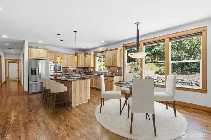 RELAXING INFORMAL DINING AREA, PERFECT FOR CASUAL GATHERINGS AND GOOD MEALS.