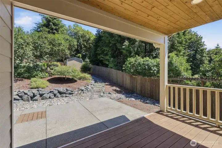 WONDERFUL COVERED DECK IS PREFECT FOR RELAXING OUTSIDE AND BBQ.
