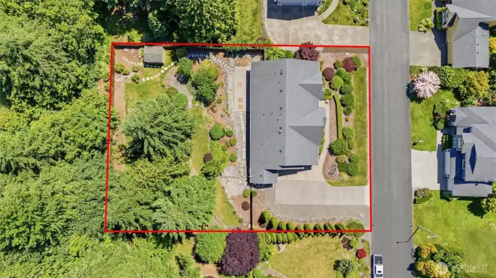CHARMING HALF ACRE LOT, BACKS TO A PRIVATE GREEN BELT, BEAUTIFUL LANDSCAPING, EASY PARKING.