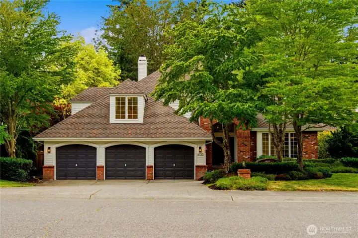 Welcome Home! Timeless John Buchan quality meets sophisticated modern design in this extensively remodeled residence.