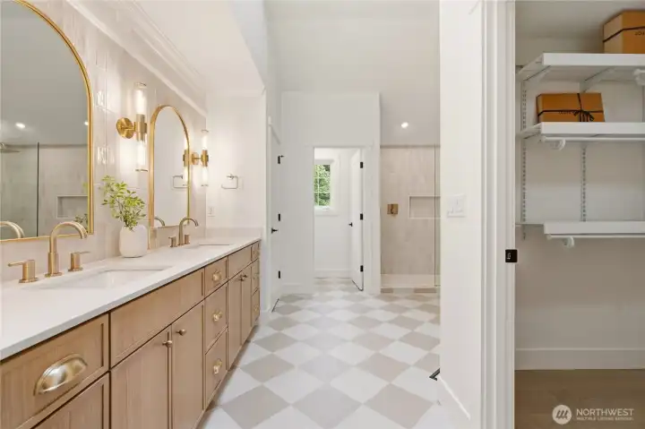Attached walk in closet