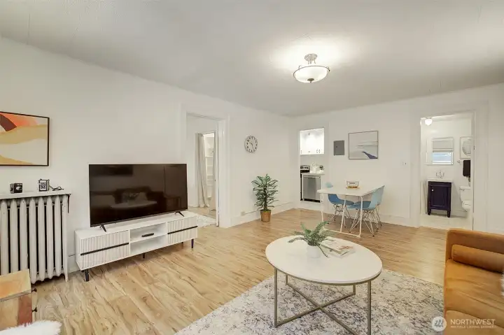 Spacious living/dining room Spacious living/dining room