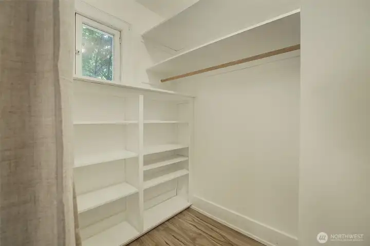 Massive closet! Massive closet!