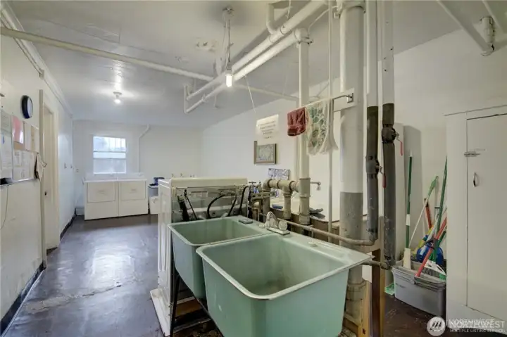 Communal laundry room Communal laundry room