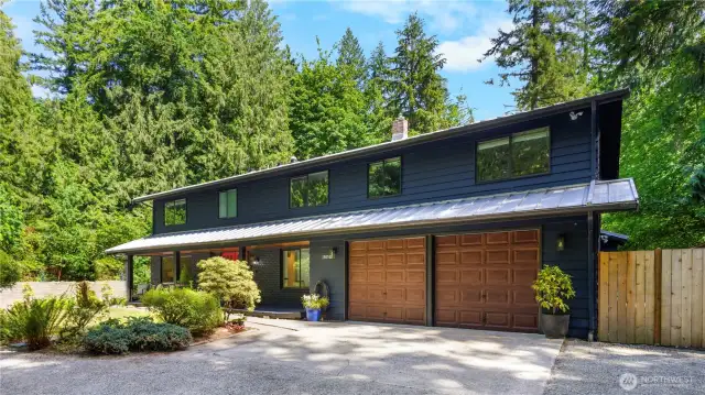 Discover your dream home in sought-after Mirrormont on a rare flat lot!