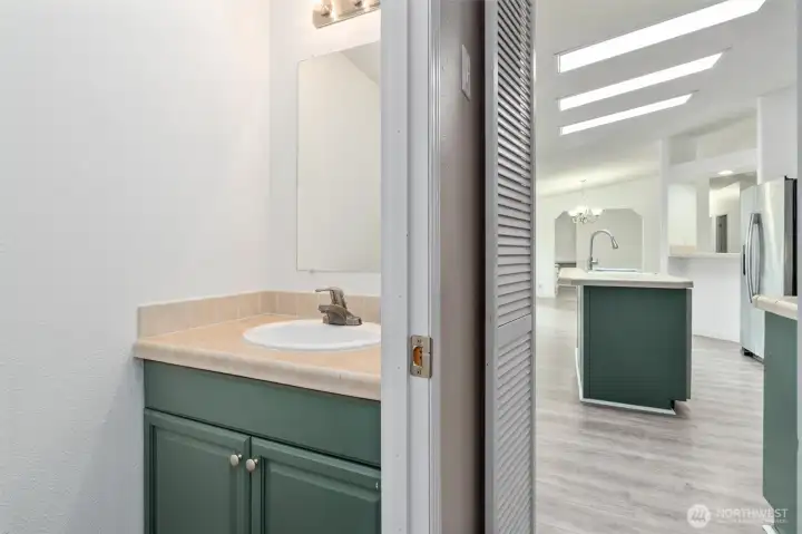 1/2 Bathroom