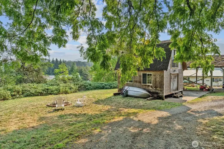 Fire Pit with Beautiful Territorial Views
