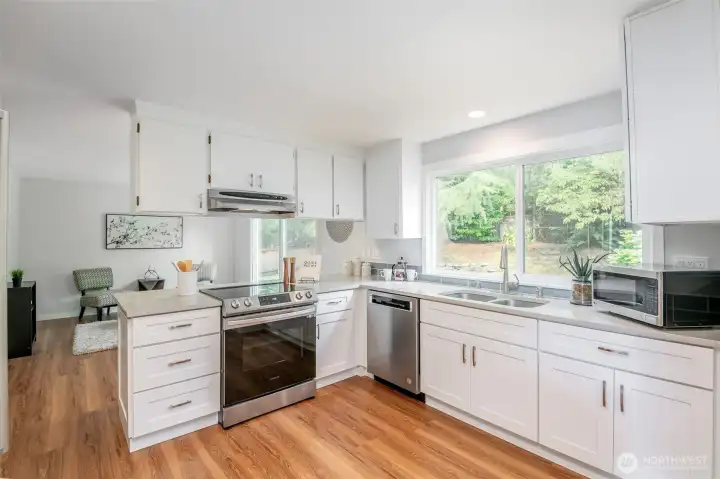 Light and bright kitchen