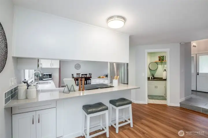 Eating bar off kitchen