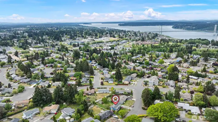 This home is in the heart of this classic, well established neighborhood which backs right up to Vassault Park.