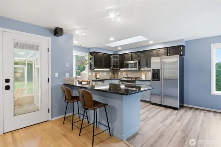 Kitchen - Breakfast Bar