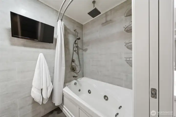 Owner's Suite Bathroom