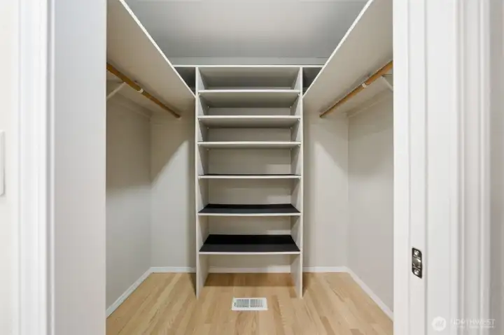 Owner's Suite Bedroom - Walk-In Closet