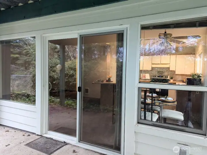 Beautiful newer slider to patio.