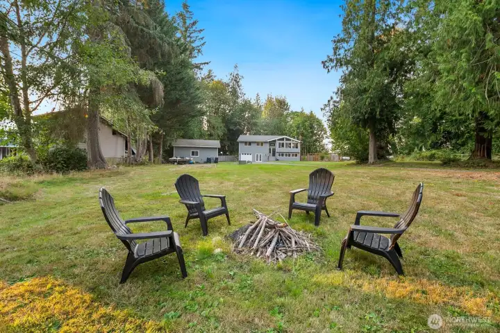 Huge lot for many activities!