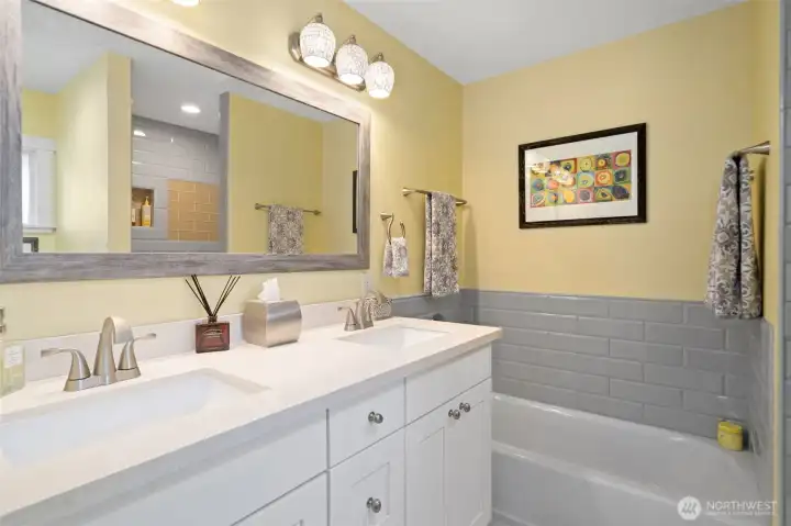 Main Floor Bedroom Full en-suite Bathroom.