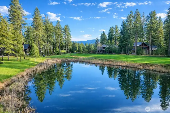 Nestled on a peaceful lake with mountain views!