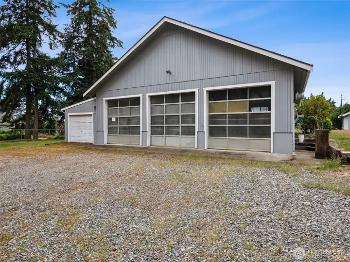 1,760 sf Mechanics Shop