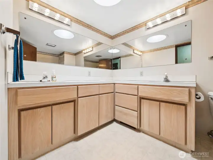 Full Bathroom Upstairs