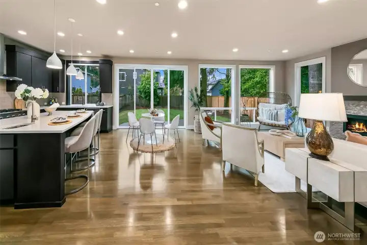 Spacious Family, nook & kitchen Spacious Family, nook & kitchen