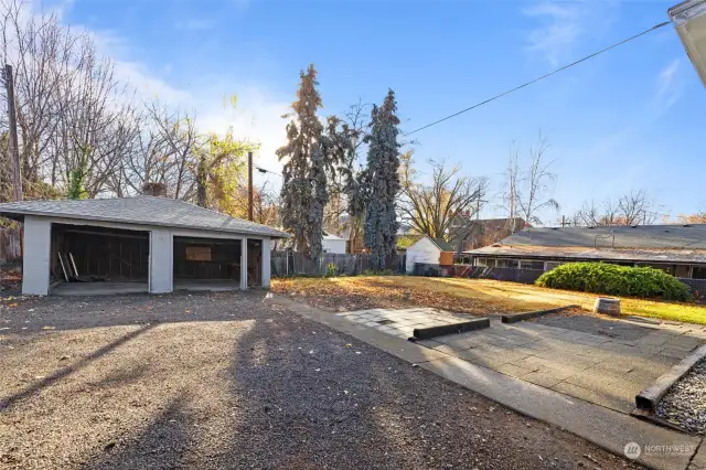 2 car detached garage