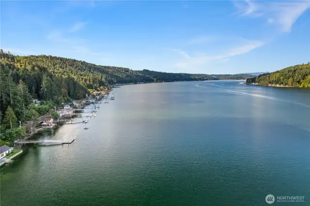 Imagine life and holiday weekends here along the Hood Canal in Union!