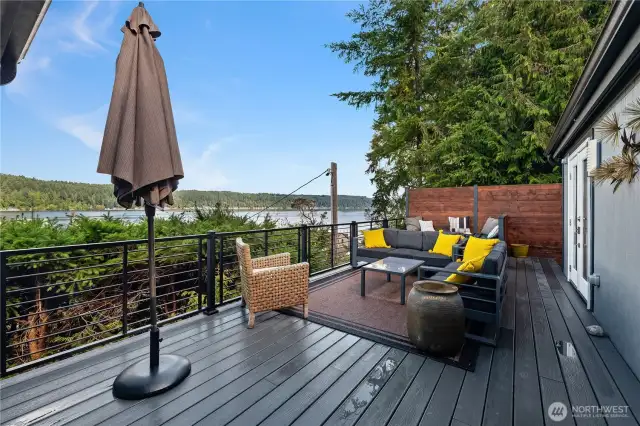 Ample deck space for entertaining!