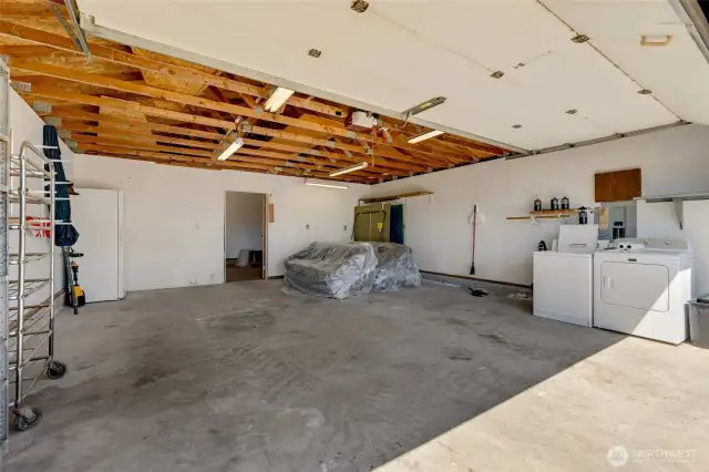 Garage & laundry