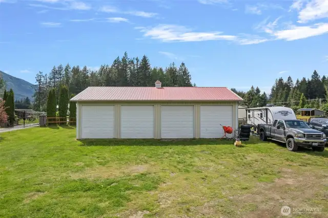 Large 4-Bay Shop