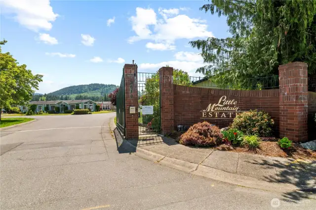 Gated entrance to Litlte Mountain estates