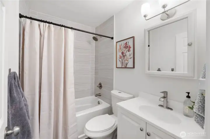 Renovated Full Bath!