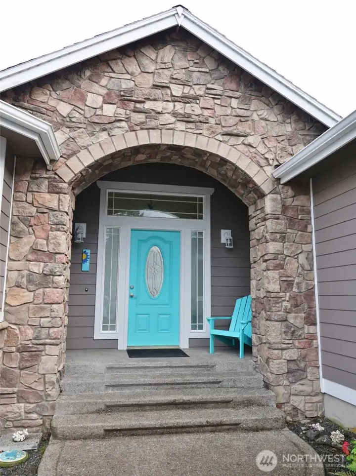 Grand Entry into this lovely home.