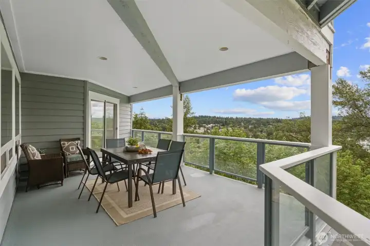 Covered 2nd level deck with VIEWS!