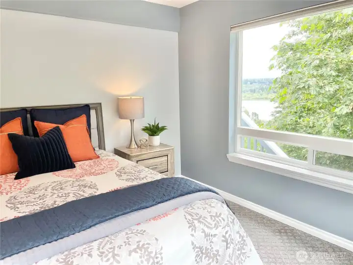 2nd bedroom (upstairs)