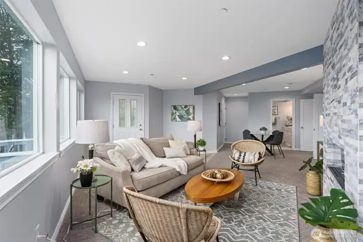 Or if renting the lower level, this would be the living / dining room.