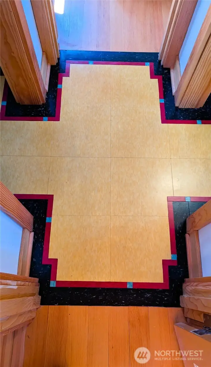 Inlaid marmoleum